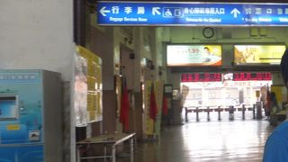 新幹線の駅とは離れていますがこちらが町の中心部にあります。