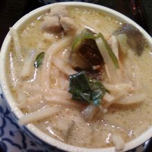 グリーンカレーさらさらでおいしかったですよ。