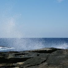 はじける波しぶき