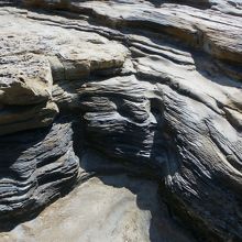 ミルフィーユみたいな岩