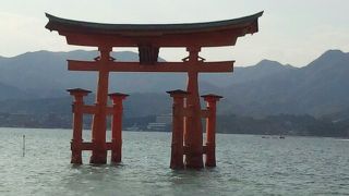 厳島神社にハートマークが。