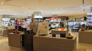 料理しない上海人に高級調理器具が売れています。なぜでしょう。