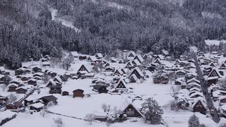 雪の白川郷