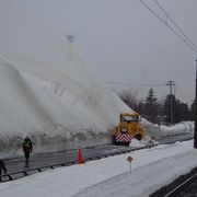 雪に埋もれた公園