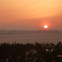 部屋から見た夕日。