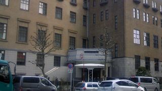 名所であり無縁な場所でもある