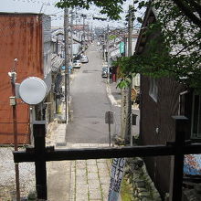 まっすぐに朝鮮人街道が続いています