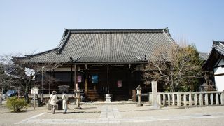 拝観は、本堂、四王堂、愛染堂です。