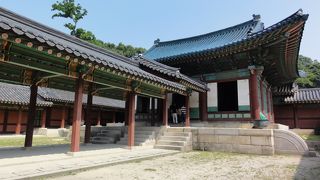 世界遺産・昌徳宮‘宣政殿’は王の執務室