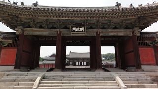 昌慶宮‘明政門’正殿・明政殿の正面入り口