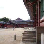 徳寿宮‘咸寧殿’王の寝所