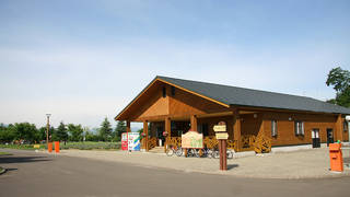 とっても綺麗なトイレ＆シャワールームがある。フリーサイトなら一人500円