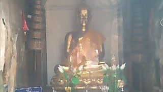 人里離れた修行の寺院！