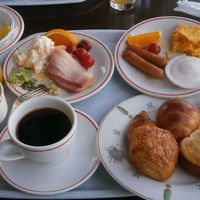朝食はバイキング