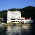 湖辺の温泉宿
