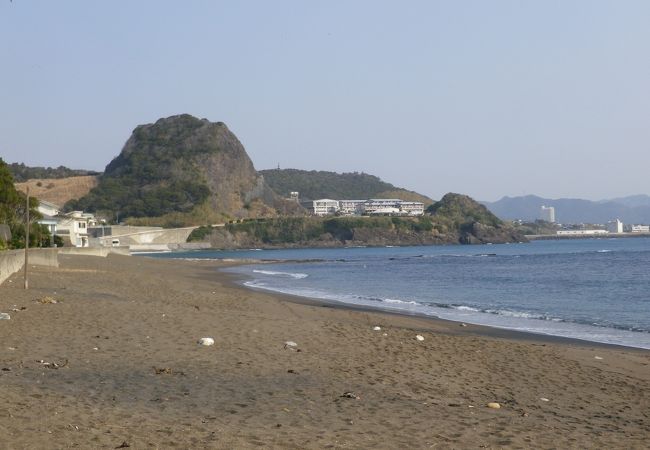 鴨川の太海駅から行けます、そばに観光施設があります