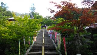 厳島神社と違って、無料です。