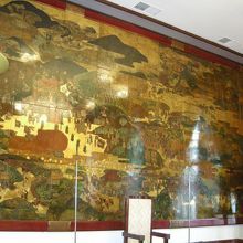 見事な漆と金箔の壁面額