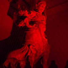 赤色にライトアップ