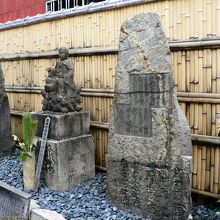 「心中天の網島」の小春と紙屋治兵衛の大長寺比翼塚