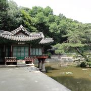 世界遺産・昌徳宮秘苑の庭園‘芙蓉池’