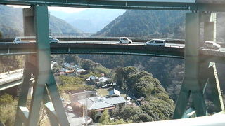 伊豆の山々を見下ろしながら走れるきれいなループ道