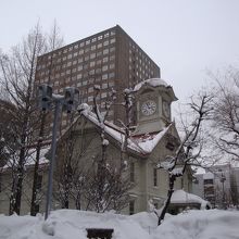 アングル次第でビルが・・・