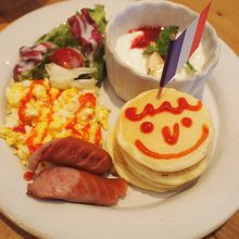 j.s.pancake cafeのキッズプレート。かわいい☆