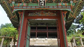 世界遺産・昌徳宮秘苑‘魚水門’宙合楼の入口門