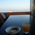 海を見ながら朝食を