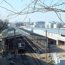 諏訪緑地から永山駅を見る
