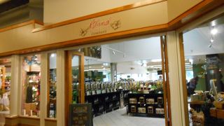 タクシー乗り場とおトイレの場所は