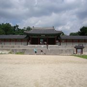 慶熙宮の正門‘興化門’