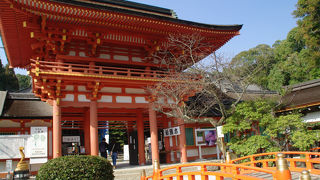 京都で最も古い歴史を持つ神社　正面に円錐形立砂も見れます