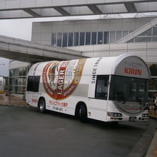 缶ビールのバス