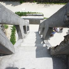 階段、急でした