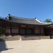 李朝正宮・景福宮‘含元殿’仏教行事に使われた建物