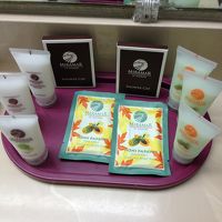 リンスインシャンプー、石鹸、シャワーキャップ、ボディローショ