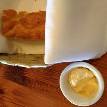 フォカッチャとディップもおいしぃ♪