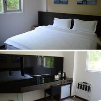 シンプルながら居心地はよかったダブル・ルーム。