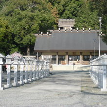 屋根の形に特徴あり
