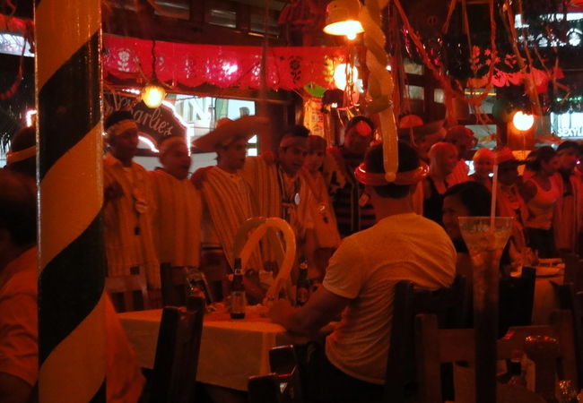 カルロスン チャーリーズ