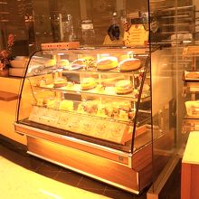 ミキおじさんのチーズケーキもありました。