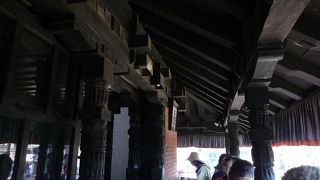 寺院を改装したカフェ