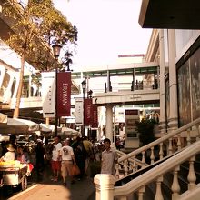 勿論サイアムウォークとは直結。