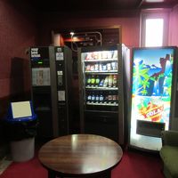 エレベータホール前の自販機