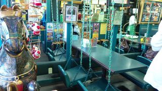 楽しい雰囲気の店内