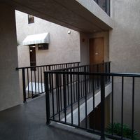 各部屋へのアプローチは個別に独立している