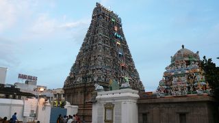 立派なヒンドゥー寺院