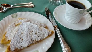 朝食に茶がゆかフレンチトースト